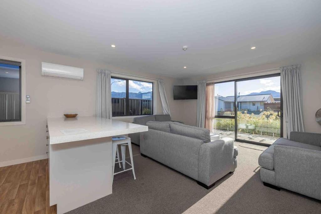 Great Views From New 2 Bedroom Apartment 蒂阿瑙湖 外观 照片