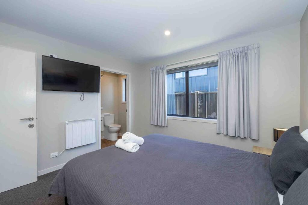 Great Views From New 2 Bedroom Apartment 蒂阿瑙湖 外观 照片